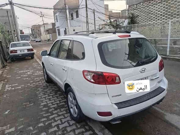 للبيع هونداي سنتافي 2009 ((ادوات ادوات❗))
وارد خليجي مكفوله من الكص والضربه 
السيارة داخله سياحه 
فول موصفات 
فتحت سقف 
تبريد 3 قطع 
سبعه راكب 
داخل بيجي 
4x4 فور ويل 
سته سلندر  بانزين 
السعر 53 
لاستفسار ***********

