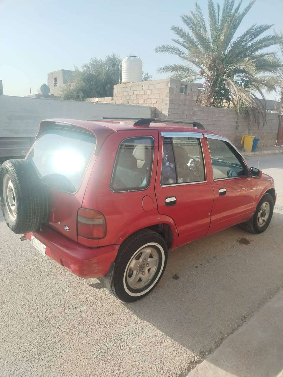 كيا سبورتج اوتوماتيك موديل 2001 رقم بغداد وصاحبها ب هيت ويحول...سنويتها منتهية 
محرك وكير تمام... تدفئه وتبريد شغالات وكهربائيات شغاله...
السياره موصلة 33 $ رايدها ب35.. عندك زايد فوك ال33 اتصل
***********
