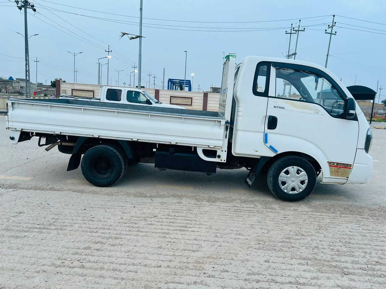 سلام عليكم كيه مديل 2018 مكفوله رقم واسط بسمي بيه بارد بلبنيد ولباقي مكفول كفاله عامه محرك وكسن وكبر وحداديه وتبريد كله شركه مكاني كوت رقم ***********
