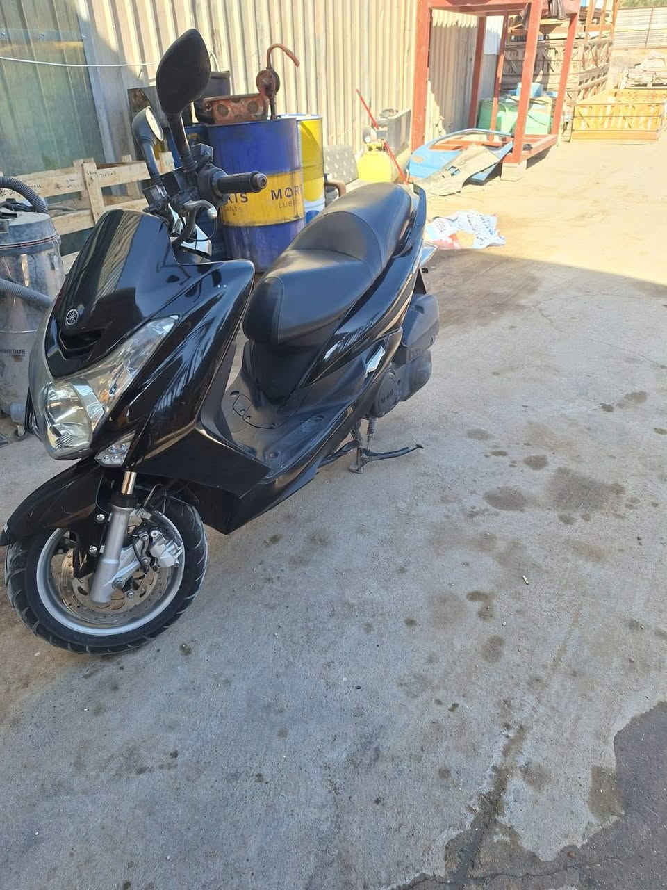 السلام عليكم ماجستا اس موديل 17لدراجه فتحت مكينه بدلت ولفات فقط غير هذا لدراجه كفالة كهربائيات اشاير ليت عالي و ناصي زنون أصفر كلجات اي نقص مابيه نكره سلف بكل وقت صح فتحت مكينه بس الله شاهد شغل درجه اولى السعر قيم وخذ بل يرضي بي الله مكاني الدورة الرقم ***********
