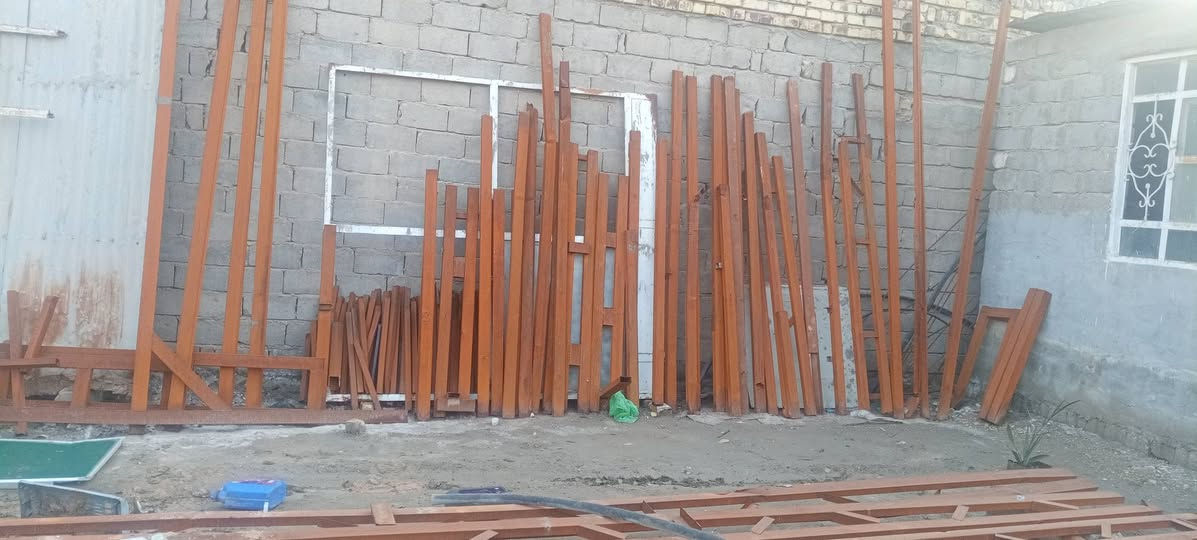 سلام عليكم
شخاط حديد للبيع 
نظيف 
حله شارع 80 مجاور مدينة ألعاب أرض بابل 
للأستفسار الاتصال على الرقم التالي ***********
