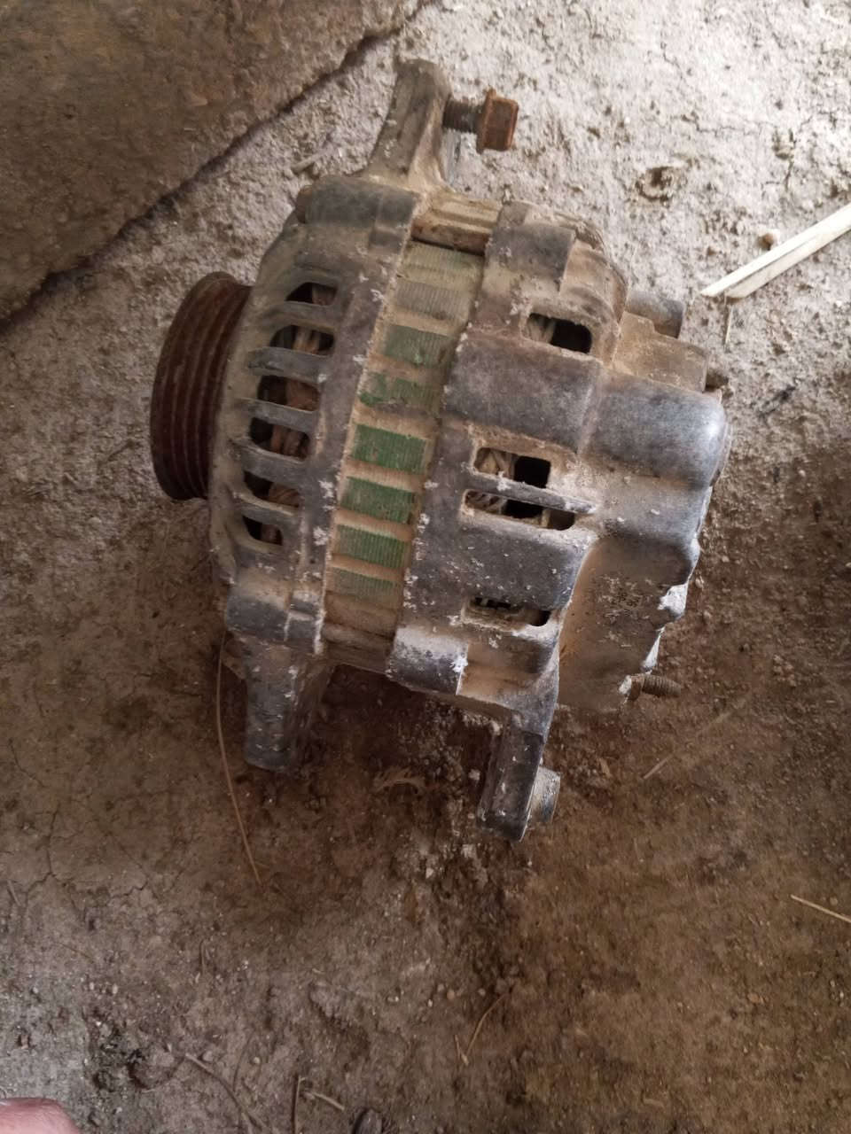 قاعدة يده باب خلفيه موديل 97 وجوه نضيفه كلش سعرهه 20 ألف يوجد توصيل دينمو بانزين عوزهه بس بولبرن متعهد بيهه سعرهه 30
***********
