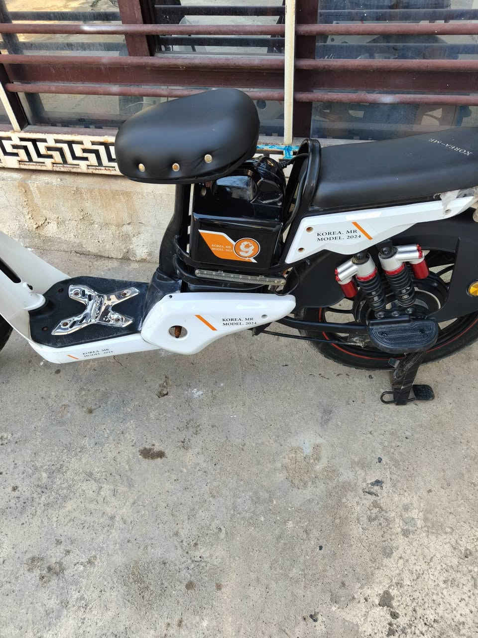 ماطور شحن للبيع 4بطاريات جدد السعر 250 قفل رقم ***********
