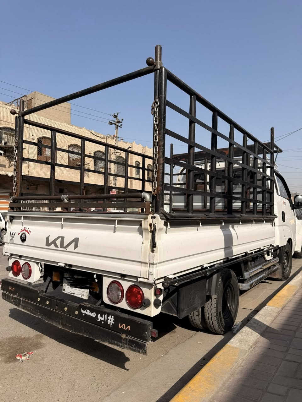 سلام عليكم كياموديل  ٢٠٢٣كامله مابيها اي نقص تشغل وتتوكل للرزق محجرها دوشمه تغليف سياره مشروع وطني بغداد باسمي ماشيه١١٠ كيلو متر مكفوله عدا البنيد مبدل البنيد القديم موجود يتصلح انطيك البنيد وياها سعر ١٤٥ بيها مجال حك الجيه ***********  مكلف بلنشر اتصل وتدلل مكان بغداد حي الجامعه
