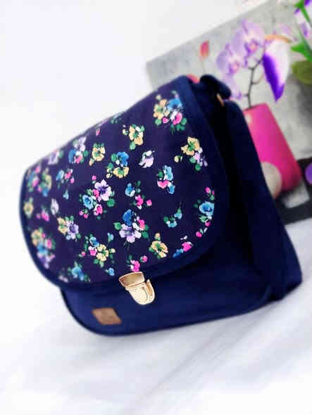 بيج حقائب #حريرحقائب نسائيه👜  موديلات وتشكيلات متنوعه مختلفه الالوان والاشكال  بلون نيلي بنقشه جميله نزاكه 🌺🌸حجم الحقيبه وسط  راقي مميز لكي ياسيدتي 🌹 🤩   خامه قماش قديفه   مبطنه من داخل بجلد 👌👌 طبيعي💯 صناعه من ماركه ايلفا ) لسعر ١٠ الاف  للتواصل والحجز  مراسله عبر الصفحه #بيع  #النجف #العراق  يتوفر خدمه توصيل فقط ٣ الاف #النجف #اكسبلور #حقائب #مراسله عبر واتساب  ***********
