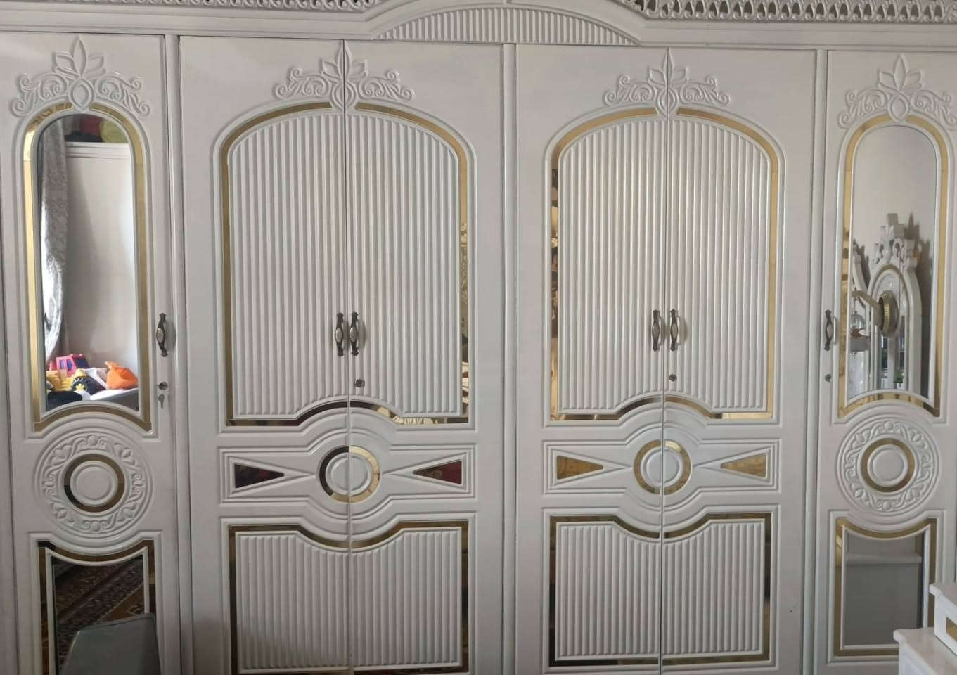 درجة اولى صار سنة من خذته نظيفة كلش لاشخط ولاكسر ولااي شي بيها
تحتوي على ١٠ قطع 
عارضه ١٩٠٠ مكاني زعفرانية 

***********
