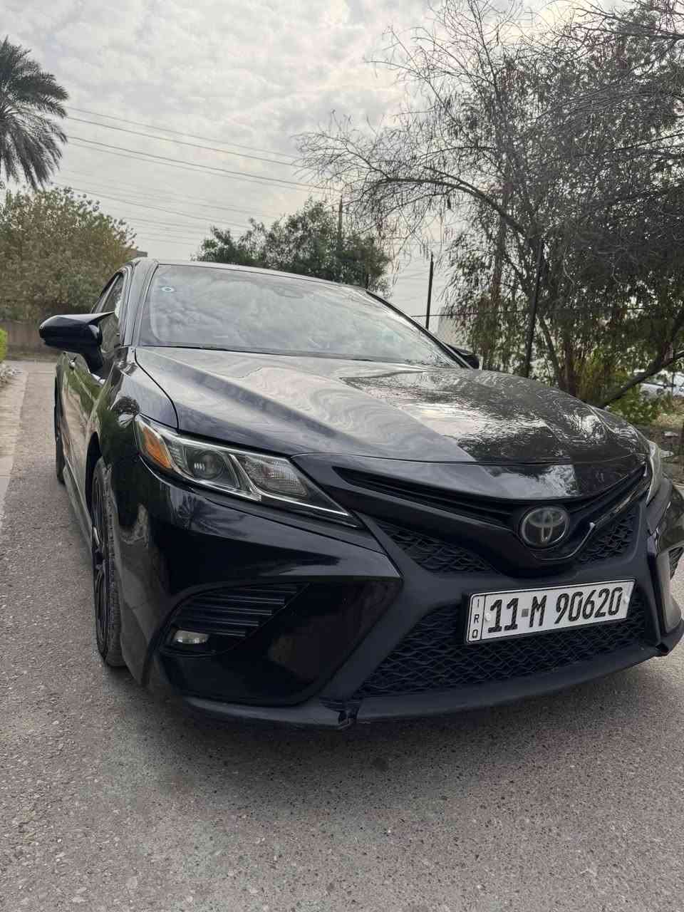 السلام عليكم للبيع او مراوس 
CAMRY SE 2019 
رقم بغداد 
سعة المحرك 2500 
عداد المسافة 86 MI
صور الحادث مرفقة مع المنشور
صبغ البنيد والباب 
المواصفات :
- شاشة كبيرة ودوارة 
- داخل جلد 
- مانع اصتدام 
-تحديد مسار
- كشن كهرباء 
- بريك ذاتي 
والمواصفات الاعتيادية 
تخم تايرات 
ادامة عامة لمنضومة السيارة 
السعر 163 ومجالها بسيط 
الشراي يتصل ***********
مكان السيارة بغداد العامرية
