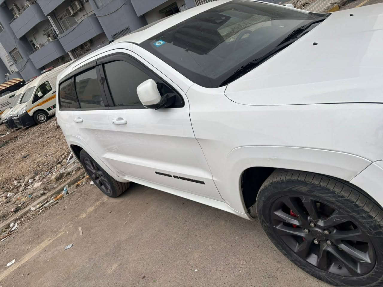 السلام عليكم جيب اوفر لاند 2018 رقم بغداد باسمي فول مواصفات واحد على واحد ومعروفه مواصفاته  وسونار موجود بالمنشور مكاني بابل السعر 225 وبيه مجال قليل الاستفسار ***********
