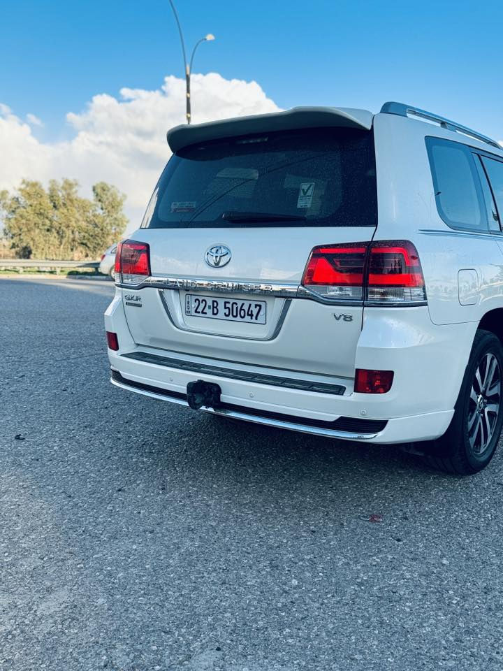 لاند كروز 2019 فئة كراند تورنك سيارة بلادية مكفولة من كلشي محرك 8 ماشية 71 الف رقم اربيل تحويل ثاني يوم سعرها ٥٦٥ وبيها مجال للاتصال ***********
