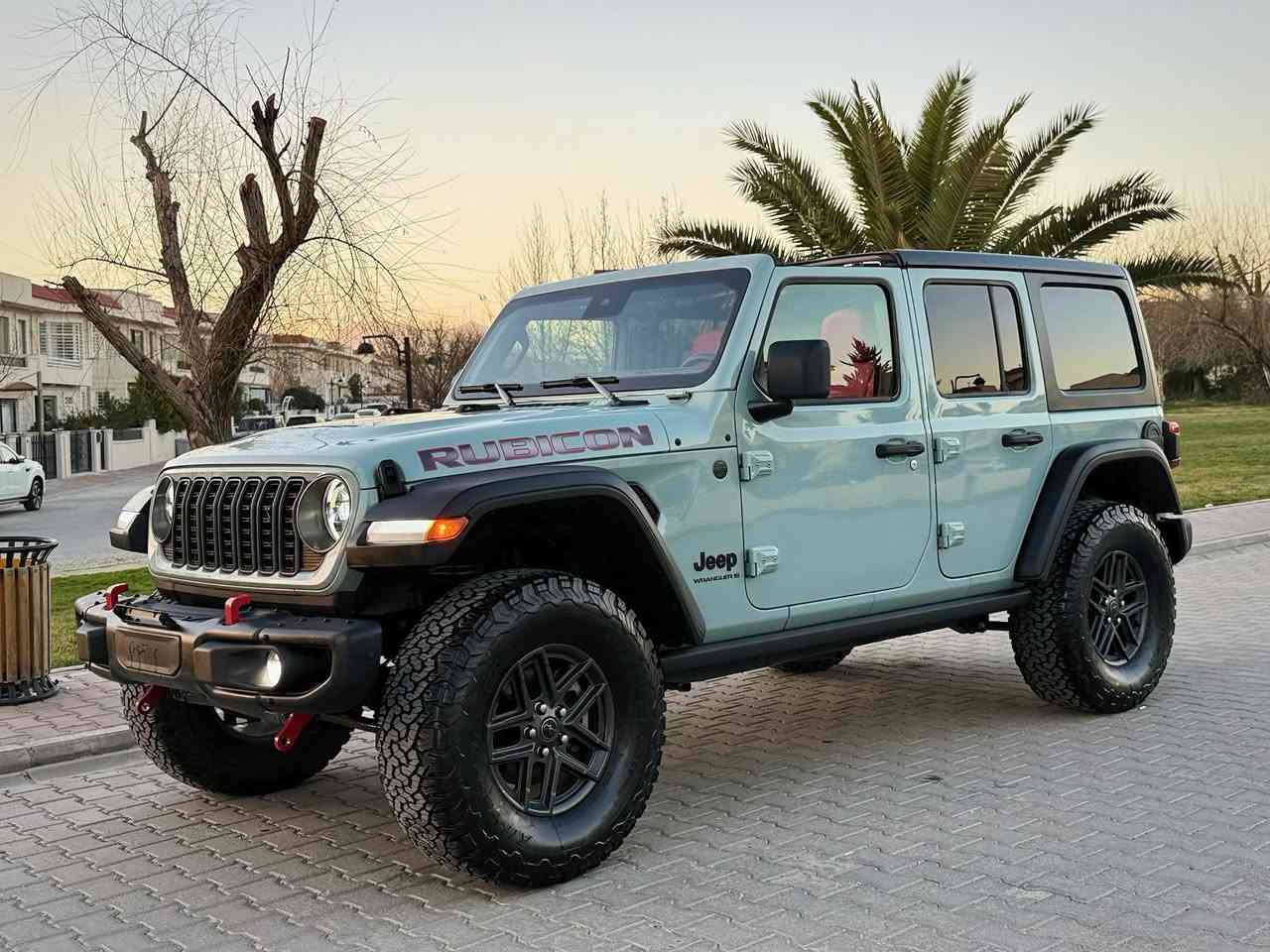 سلام عليكم
للبيع فقط
JEEP UNLIMITED EDITION 2024
10TH ANNIVERSARY 
شكل جديد
‎جيب رانگلر 
فول مواسفات 
‎موديل:2024
ماشي 30 الف
المحرك: 6 سلندر 3.6 E-TORQE
سياره بدون صبغ 

‎مكفول گير محرك 

‎المواصفات :
‎▪️بسمه،  تشغيل عن بعد 
بسمه ابواب
‎▪️داخل جلد 
لون احمر
كشنات تدفه تبريد
استيرن هيتر
صماعه ALPINE
‎9 سماعات
‎▪️دفع رباعي 4*4
طايرات اوف رود 
قفل اكسل امامي و خلفي 
نيزام اوف رود
شاشه كبير كاميرا 4k 
حساسات خلفي
رادار امامي جانبي خلفي 
اميرجينسي بريك
‎▪️ شاشه كبيرة مع نضام ملاحة نفكيشن GPS 
‎▪️كاميرا خلفية مع امكانية التقريب (زوم) .
‎▪️نظام (Auto stop)
‎‏ABS,TC,Off-road page
‎▪️مرايا متحسسة للاضاءة العالية .
‎▪️ لايت مع بلوجكتر زنون .
‎▪️ بك لايت مع سكن لايت LED .
‎▪️ سقف 3 قطع قابلة للازالة .
‎▪️ ابواب قابلة للازالة .
‎▪️ نظام (Auto Start System) التشغيل والاطفاء الاوتوماتيكي للتوفير في صرف الوقود .
سياره بدون رقم تترقم شمالي فقط
📍مكان سياره سليماني 
📞 ***********
