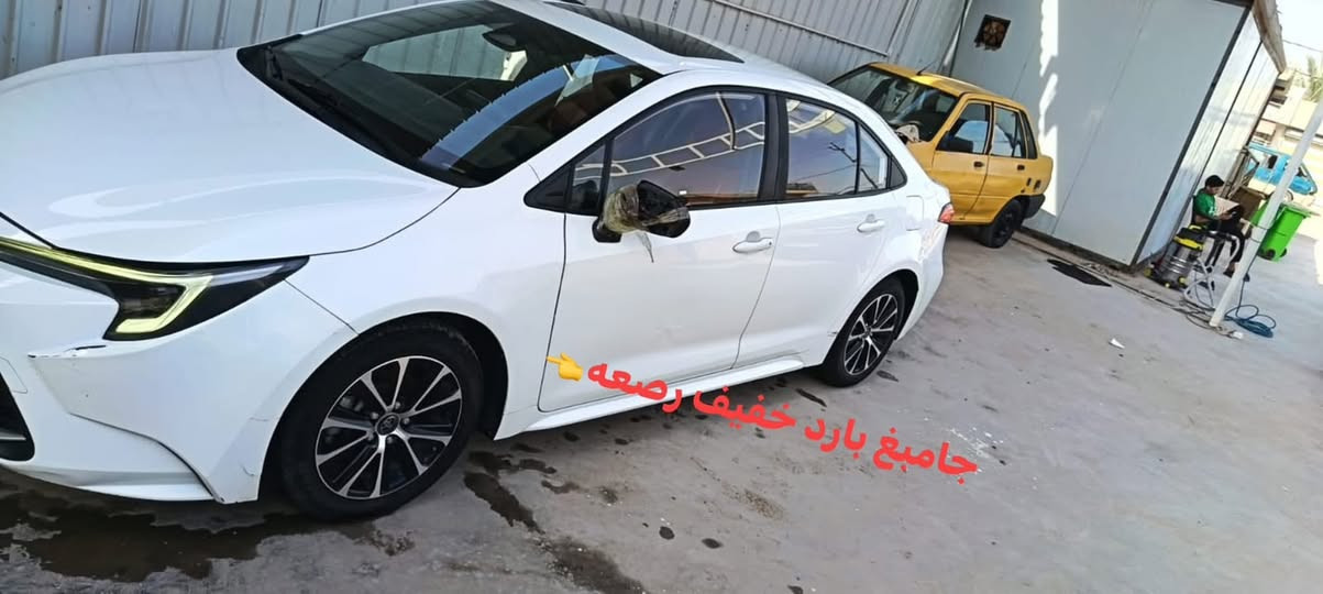 السلام عليكم كورلا هايبرد تجميع صيني
موديل 2024 
فول مواصفات اللاخير كشن كهرباء 
كشان جلد السياره حلوه ومابيها اي نقص 
تبريد كير مكينه كله بلاد وخير من الله 
بيها ملاحضات ذاكرهن بل صور كلشي موضع السياره مكفوله من اي صبغ 
او الموصافات معروفه 
تكلف شغل كلها 750 الف 
السعر 125 وبيها شي قليل مجال 
مكاني بغداد 
***********
***********
