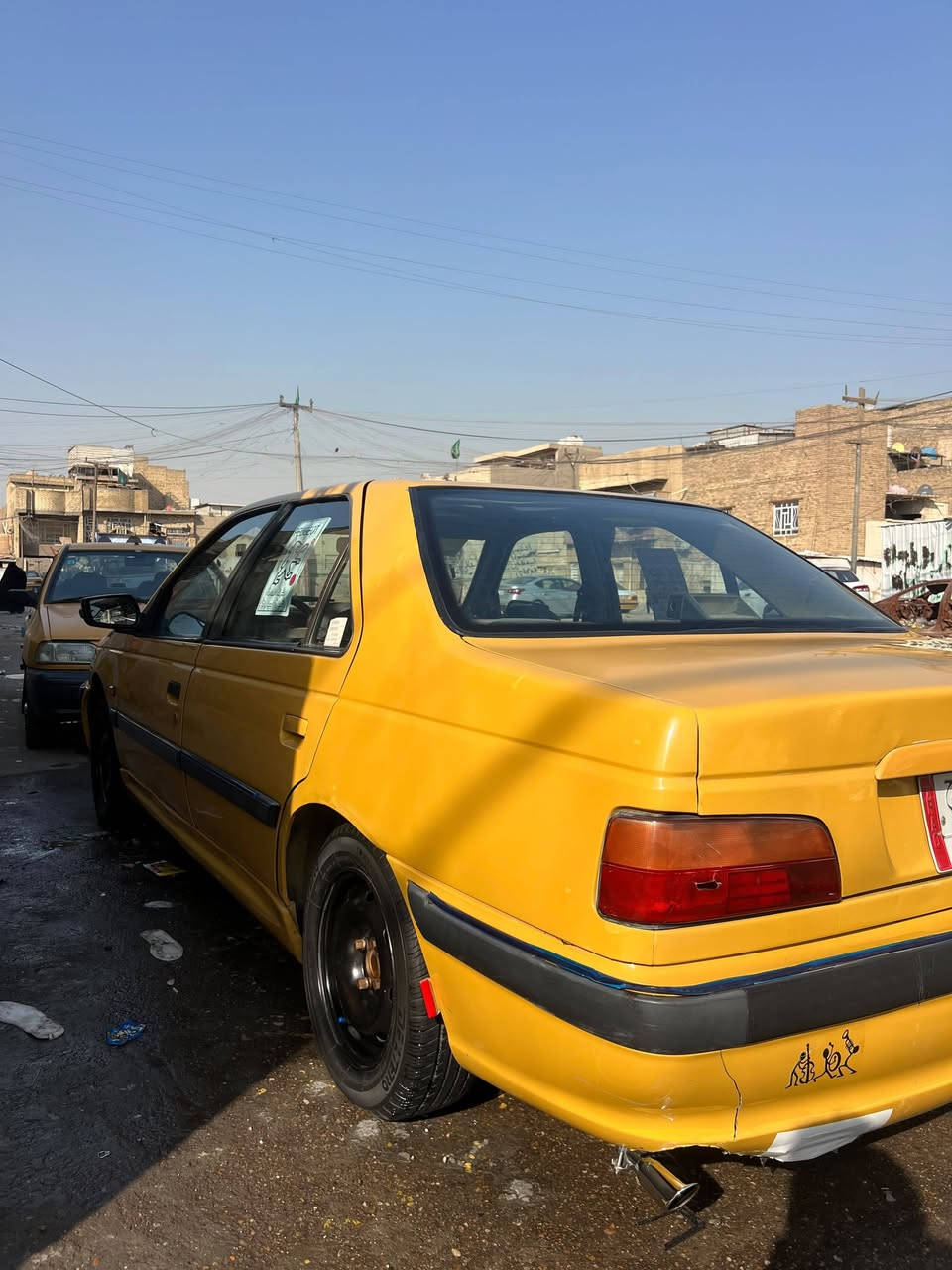السلام عليكم بيجو بارص موديل 2015 للبيع عليها غرامة 400 الف تگطع من المبلغ بيها جاملغ خلفي صبغ سيارة جاهزة من مكينة وگير وتخم تاير تبريد ثلج ❄ربع متصرف عليها شرط تحويل السعر 33 ورقة مكاني بغداد مدينة الصدر ***********
