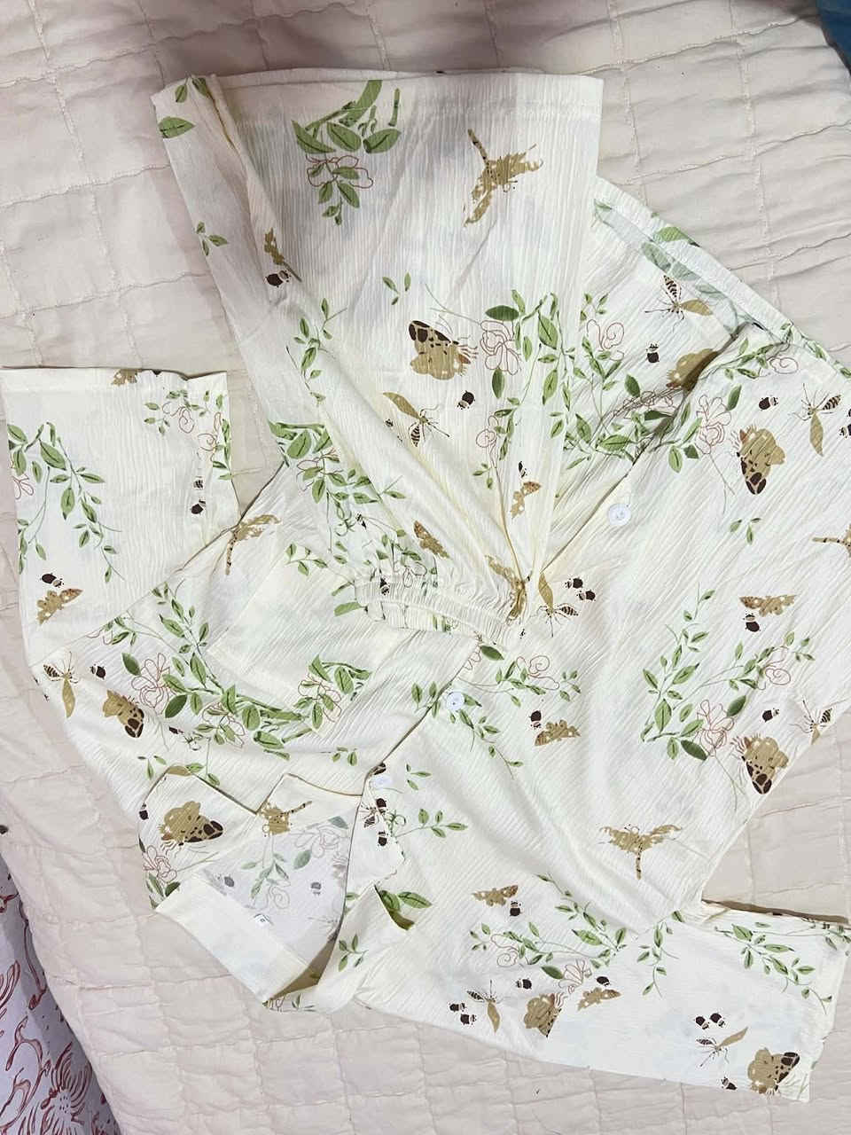 مرحبا بنات جبت وجبه ملابس جديده وبقت منها هاي دشاديش قصيره وشورت وتراك القطعه 10 قماشه تخبل مكاني الشرطه الخامسه


**إذا كنت صاحب هذا الإعلان وتريد حذفه لأي سبب، رجاءا أرسل رسالة إلى الدعم الفني**