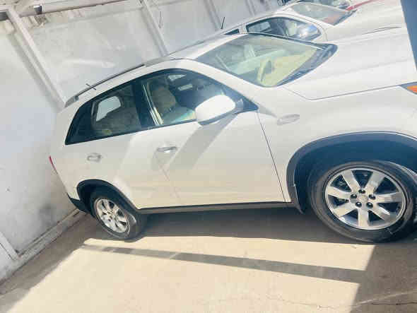 كيا سيرنتو 2011
بدون صبخ بدون تعد يل 
كيرمحرك شه رت
ماشي150كم
سنويه رقم جديد
تبريد شه رت
7مركب
توماتيك 
سعر155مجال
***********
عقره
