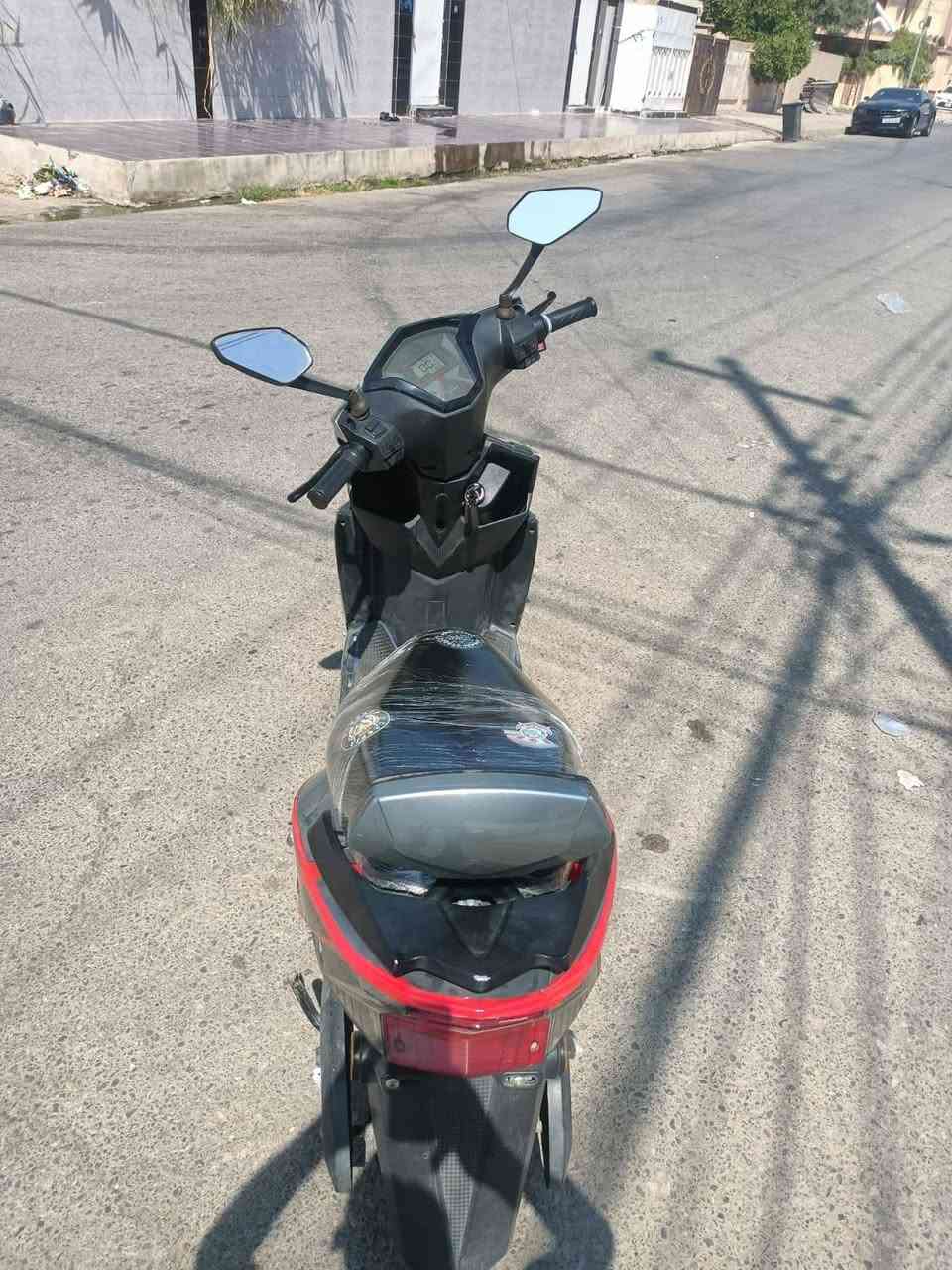 دراجه خمسه باقي دبل كهربائياتك كلها شغاله السعر 450 وبي مجال تواصل على هذا الرقم *********** بي واتساب
