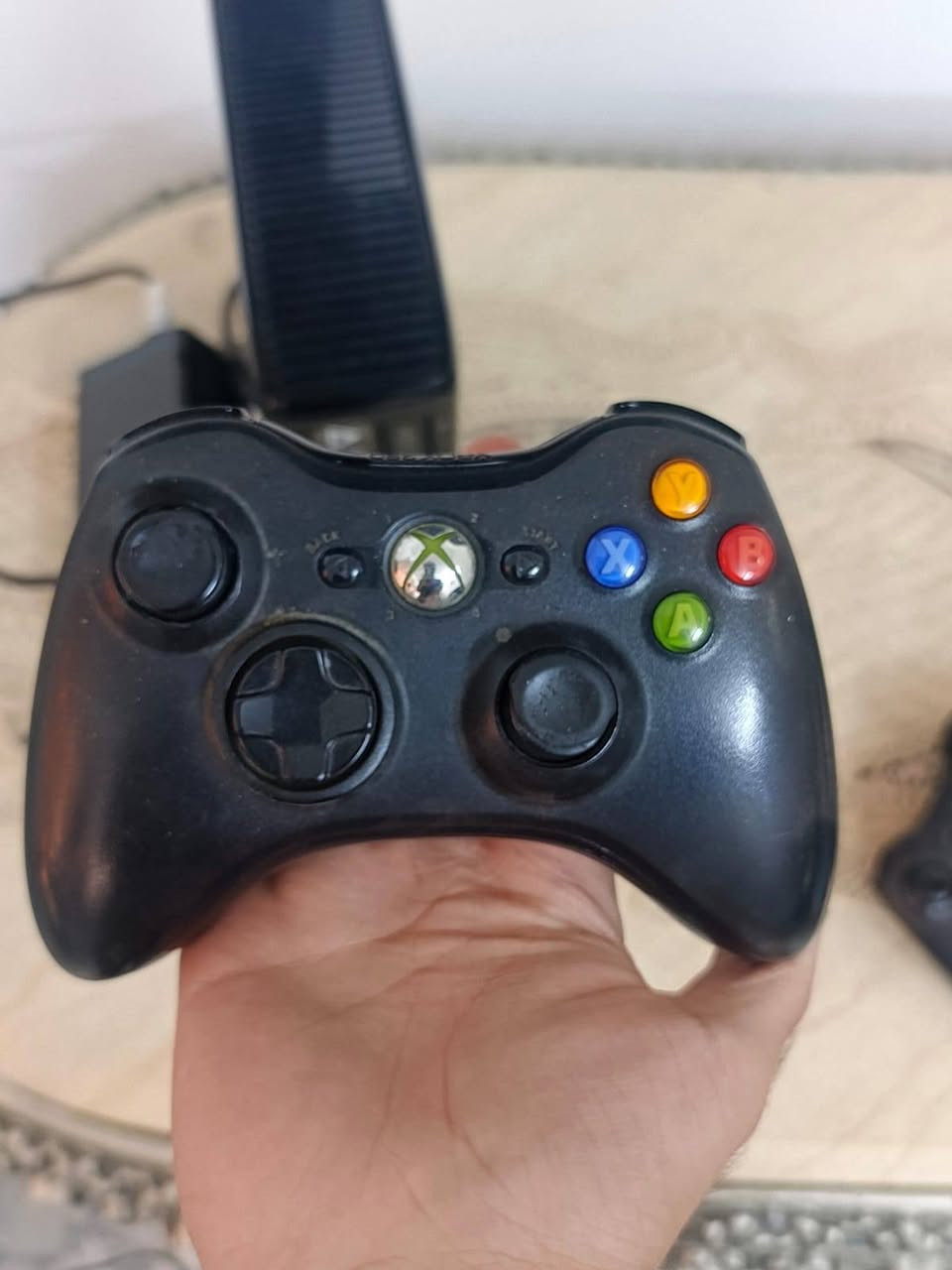اكس بوكس 360 نظافة ١٠٠٪
متروس اللعاب 

يدات اصليات مو تقليد عدد ٣ 

 سعره ١١٥ 

واتساب 
***********
