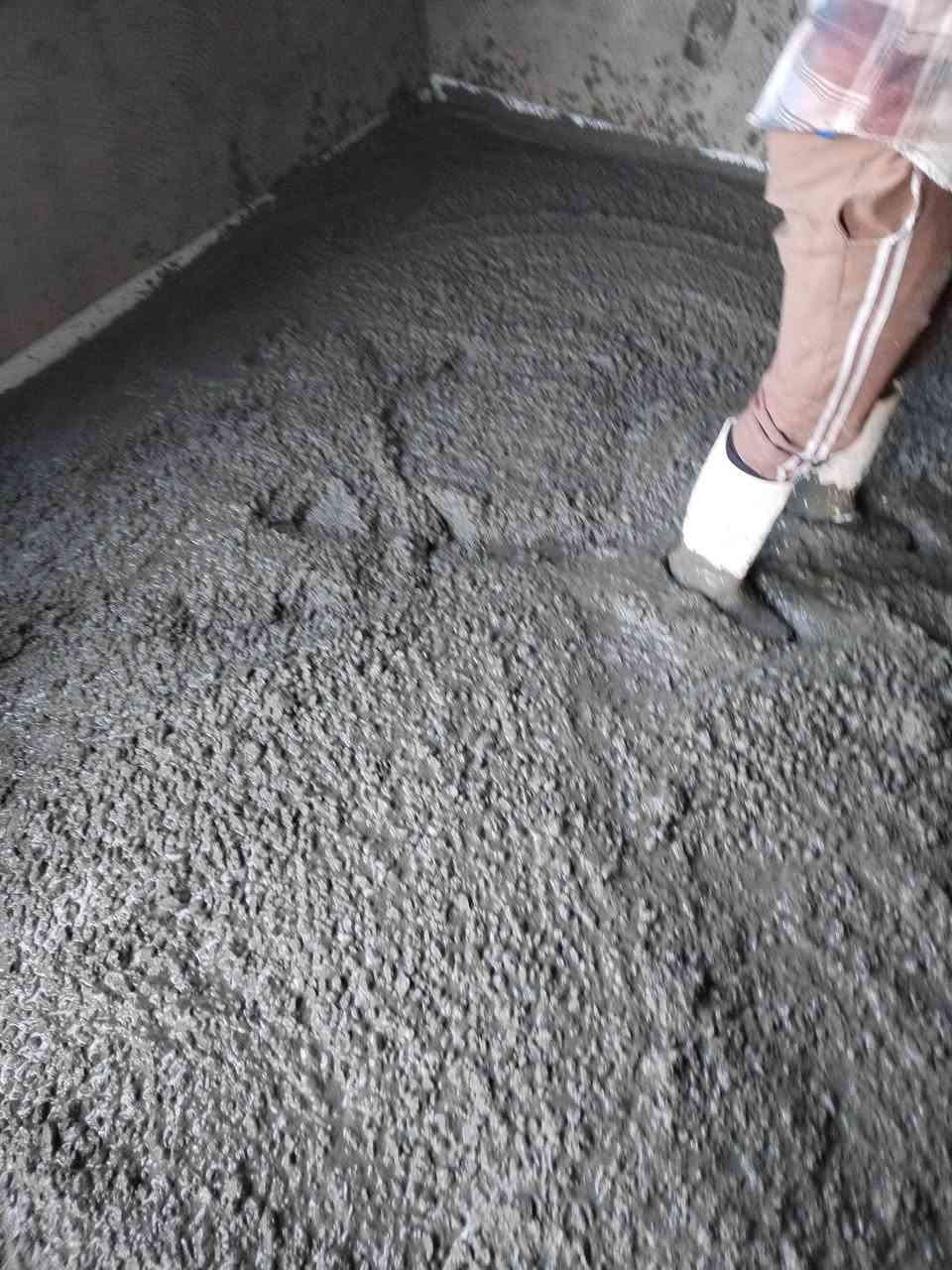 سلام عليكم اي شخص يحتاج خباطه صب كافات لأرضيات وتدخيل سبيس أو تطليع تراب وصب دنك بيتونه رباط رقم الهاتف *********** واتس اب موجود ***********
