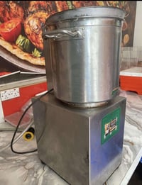 للبيع. 10لتر.        بسعر 500.     07700002596