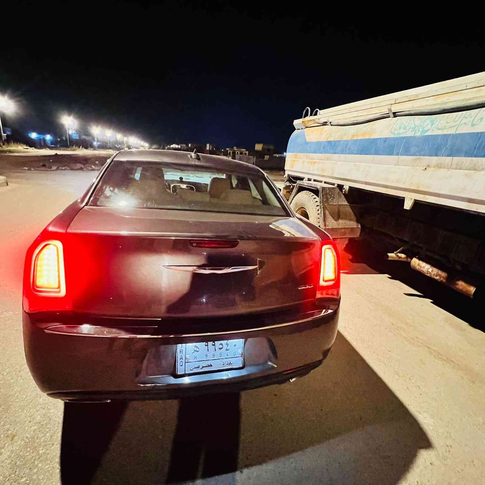 كرايسلر اوبما 2017 اصل اصل وارد كندي 
رقم بغداد
مكينه كير كفاله
حجم المحرك 3600
مواصفات السيارة
*بانوراما
* داخل ابيض
* مصابيح امامية زنون مع بلوجكتر LED .
* ويل قياس 18انج 
* شاشه كبيرة  
* عينه 260 
* مقاعد أمامية كهربائية عدد 2 . .
* مقاعد أمامية تدفئه . .
* تشغيل عن بعد . 
* محدد سرعة . .
* كاميرا خلفية 
* دخول ذكي (بصمة) .
مكان السيارة الناصريه   
السياره جديده بمعنى الكلمه 
  وبدون اي نقصص 
السعر 173
***********
