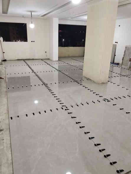 السلام عليكم خلفه تطبيك سيراميك وبورسلين مرمر دروجه جدار وارضي عمل درجة اولى متفرغ المكان بغداد صليخ ***********
