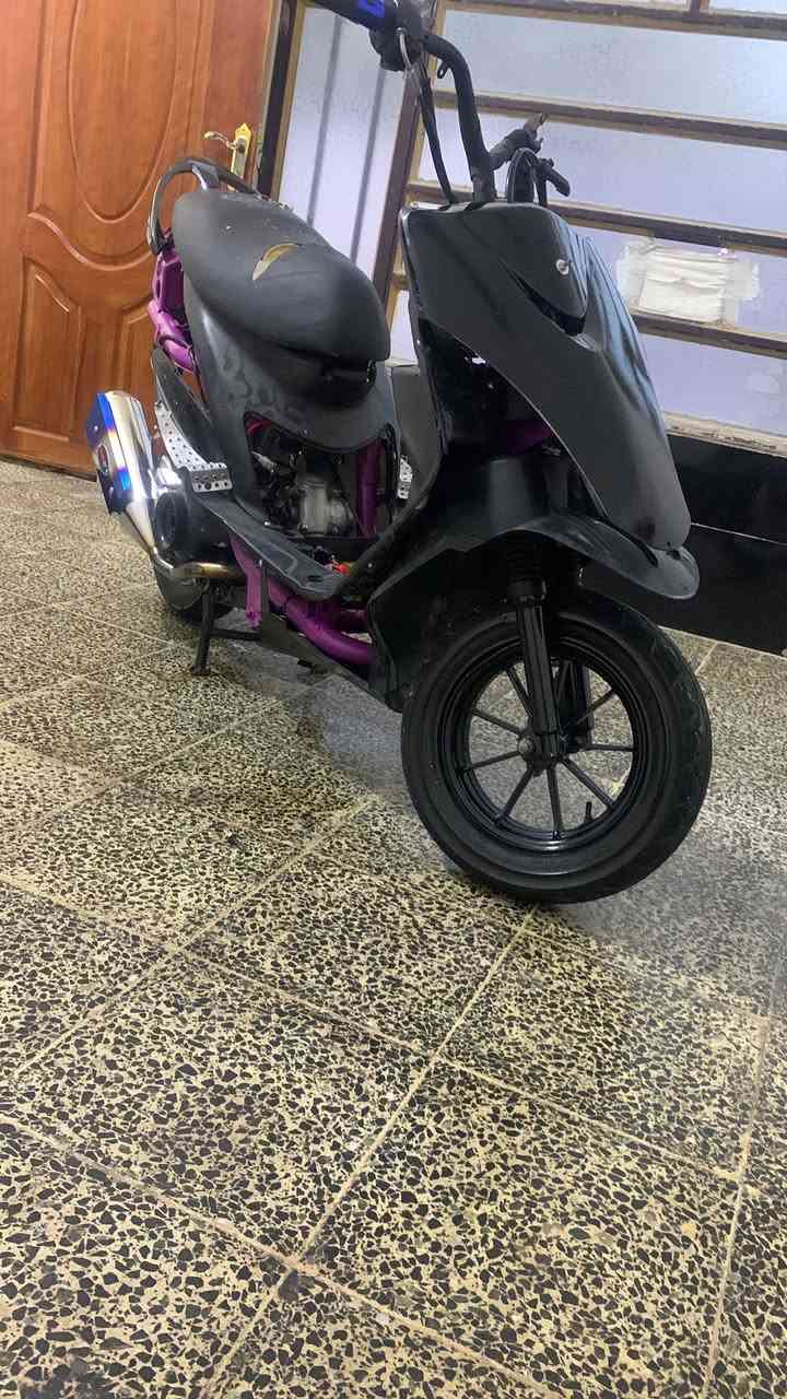 دراجه ماكس عدله مال لعب
بوشه55
صالنصه رياضي فول
سبايدر كاربون فايبر 
يدات رياضي لون أزرك 
وياله مشيف  
صدر فول
شاصي مصبوغ لون رياضي وردي 
كلجات امامي رياضي فول قايش جديد 
باتري جديد كلج خلفي جديد استانه وصطيه 
استانه صفح سعرها ٢٢٥ نقصها قبق بانزين 
مكاني فلوجه 
***********
