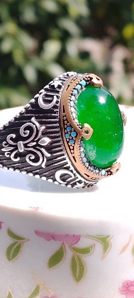 سلام عليكم ورحمه الله وبركاته 💚 💚💚 
خواتم فضة عيار ٩٢٥و٩٥٠ متوجة باحجار كريمة اصلية ومعظم الخواتم قياس٢٥❤️❤️❤️


**إذا كنت صاحب هذا الإعلان وتريد حذفه لأي سبب، رجاءا أرسل رسالة إلى الدعم الفني**