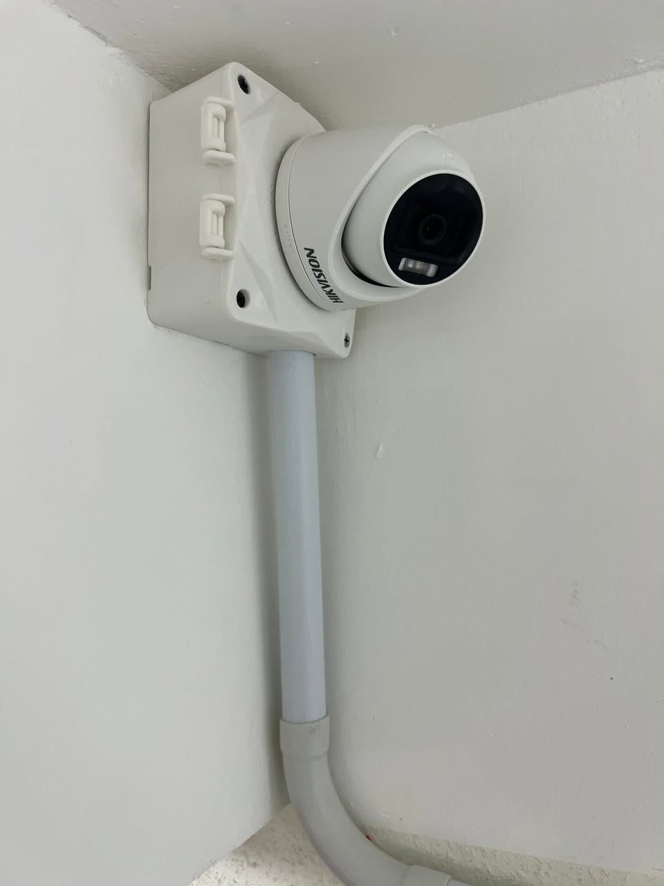 ✅المهني غدير الساعدي للكاميرات المراقبه تم تنصيب كاميرات المراقبة  نوع الكامرت هك فجن 5️⃣ ميكا
✅يتوفر لدينا جميع انواع كاميرات المراقبه وملحقاتها 
✅يتوفر كادر فني تنصيب وصيانه كافة كاميرات المراقبه
♦️حافظ على ممتلكاتك الخاصة 
♦️وشاهدها عبر العالم اين ما كنت على طريقة الP2P
⚠️علما العمل حسب طلب زبون
#رضى #الزبون #غايتنا
المهني غدير الساعدي للكاميرات 👨‍🔧👨‍🔧
#دع_العمل_يتكلم
يتوفر لدينا كافة الكاميرات الحديثه
✅ليلي ملون
✅UPS تشغيل 3 ساعات متواصله
✅تسليك واير نحاس اُصًلًيےّ مسلح 
✅تنفيذ وتجهيز مواقع 👍👍
✅ضمان سنة عمل ومواد👌👌
✅استشارات فنية👨‍🔧👨‍🔧
للاستفسار 📲***********
