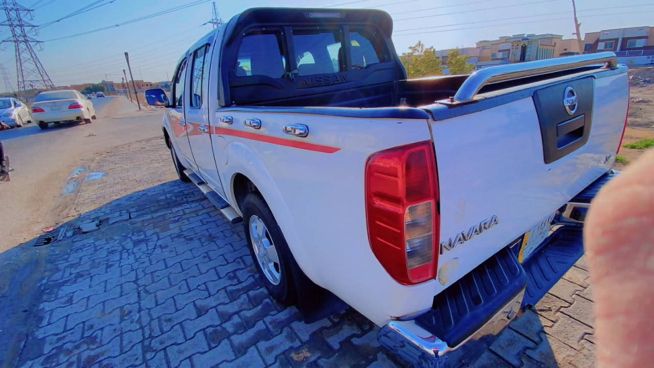 السلام عليكم 
نيفارا 2013 رقم نجف 
محرك وكير بلادي تبريد وتدفئة شغال حداديه وتخم تاير جديد 
السعر 107 مع مجال قليل 
*********** للاتصال والاستفسار
