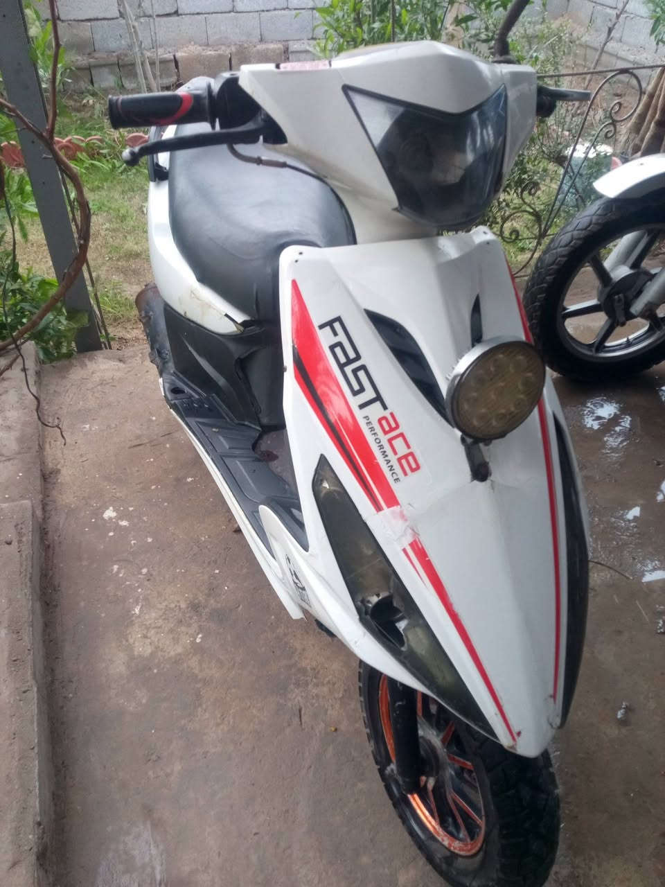 دراجة للبيع شغالة هندر وسلف السعر 300وبيها مجال تقاطع القدس دور الزراعة الرابعة الاتصال على الرقم ***********
