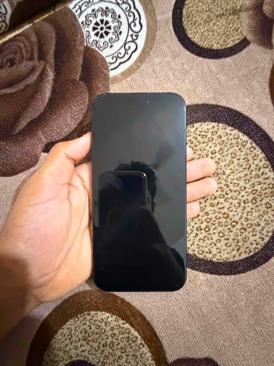 � للبيع iPhone 16 Pro Max – 256GB
* اللون: أسود
* السعة: 256GB
* إصدار: سنغافورة (ZA/A)
* دبل شريحة
* صحة البطارية: 95% 🔋
* عدد دورات الشحن: 383
* الجهاز مفول 100%
* النظافة 100%
* الجهاز مضمون 100% وجميع القطع أصلية.
* بدون كارتون.

💰 السعر: 1,300,000 دينار عراقي، وبيه مجال للجادين.

📩 للتواصل: خاص أو اتصال على الرقم: ***********
بيه واتساب
