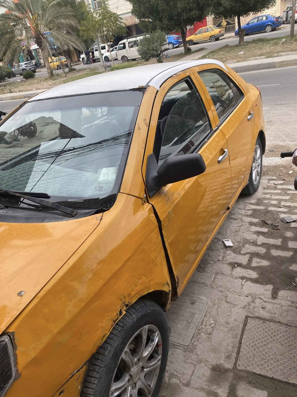 السلام عليكم جيلي ام كي موديل 2012 رقم بغداد مميز مكينه وكير كورلا شاشة سستم سماعات منضومه زنون بيها سنويه صاقطه مصفره هيئه وغرامات راعيها ب ناصريه سعرها 22 ورقه وبيها مجال مكاني كربلاء ***********@إشارة@
