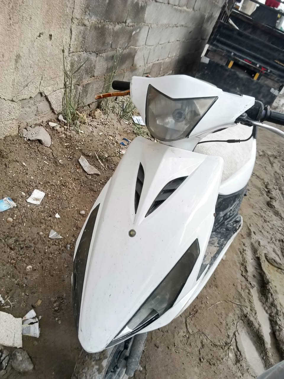 اسلام عليكم ماكس مضلع نوزل كهربائيات كلهه شغاله سلف وهندر بوشه ٥٥سلف رياضي لايت زينون اصلي دراجه خير من الله سعرهه 450 وبيهه مجال حك الجيه مكاني سبع البور


**إذا كنت صاحب هذا الإعلان وتريد حذفه لأي سبب، رجاءا أرسل رسالة إلى الدعم الفني**