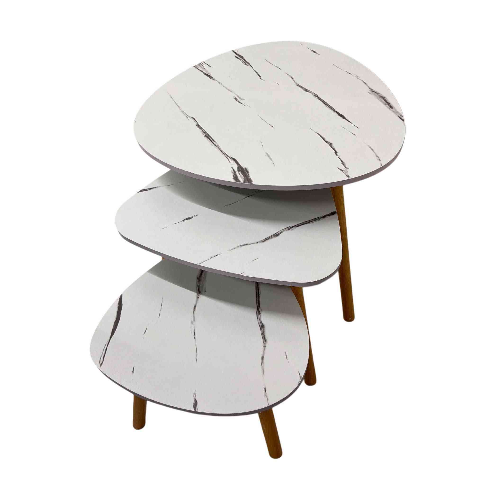 - طقم طاولات مودرن عدد3 بتصميم رخامي أنيق وأرجل خشبية

. تصميم عصري وجذاب: هذا الطقم المكون من ثلاث طاولات يتميز بتصميم مودرن يضيف لمسة جمالية راقية على أي غرفة معيشة أو صالة استقبال.

. سطح رخامي ناعم: تتميز الأسطح بنمط رخامي أبيض مع عروق سوداء أنيقة، مما يمنحها مظهرًا فاخرًا وعصريًا.

. أرجل خشبية ثابتة ومتينة: الأرجل مصنوعة من الخشب الصلب باللون الطبيعي، مما يوفر ثباتًا جيدًا وقدرة تحمل قوية، ويتناغم بشكل جميل مع السطح الأبيض.

. مرونة الاستخدام: يمكن استخدام الطاولات معًا كطقم واحد أنيق ومتدرج في الارتفاع، أو بشكل منفصل كطاولات جانبية أو طاولات خدمة متعددة الأغراض.

الابعاد: الطاولة الكبيرة 51*60 سم
           الطاولة الوسطى 41*45 سم
           الطاولة الصغيرة 31*40 سم حلة, بابل


**إذا كنت صاحب هذا الإعلان وتريد حذفه لأي سبب، رجاءا أرسل رسالة إلى الدعم الفني**