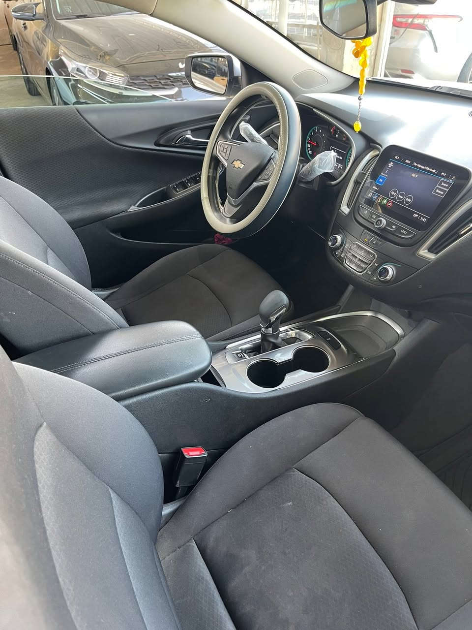 السلام عليكم :.ماليبو م 22 لون رصاصي سلفر LT15تيربو فول مواصفات بدون سلايت :.سعر (130$)وبيهامجال ☎️***********)(واتساب (***********)
