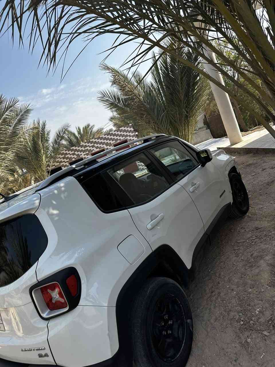جيب رينيكد 2016 اقساط
للبيع قساط
مكينة 2400 
حادثها جاملغ 
كير ومكينة كفالة
تحكم ستيرن 
تشغيل عن بعد
تدفئة كشنات
سستم صوت
كير 9 نمر
سياد بريك كهربائي 
التواصل واتس اب ***********
