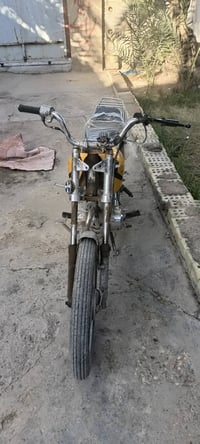 للبيع دراجه اربعه كير نضيفه وهاذه رقمي 07735287238