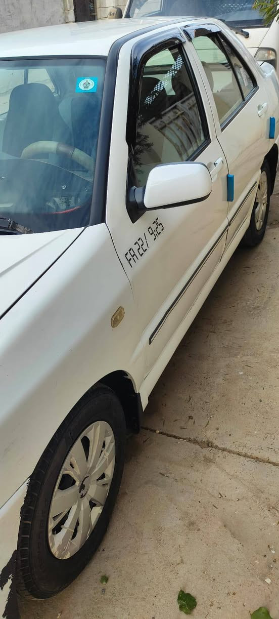 شيري كوين 2009 مكفوله من الصبغ ولدعمه محرك قبغ اسود كهربائيات كلها شغاله تبريد ثلج❄️️بدون صرف ولا بخار ورقم بغداد وبأسمي تحويل مباشر .شاشه وكامره.باتري جديد .السياره متعوب عليها ومصروف عليها ايظا فقط تحتاج تبديل دعاميه اذا تريد تبدلها وسعرها مو غالي ب 75 الف...سعر السياره40 ورقه وبيها مجال بسيط . 
مكان السياره تكريت🌹
*********** خط مفتوح وبي وتساب ومتواجد على الفيس ايظا
