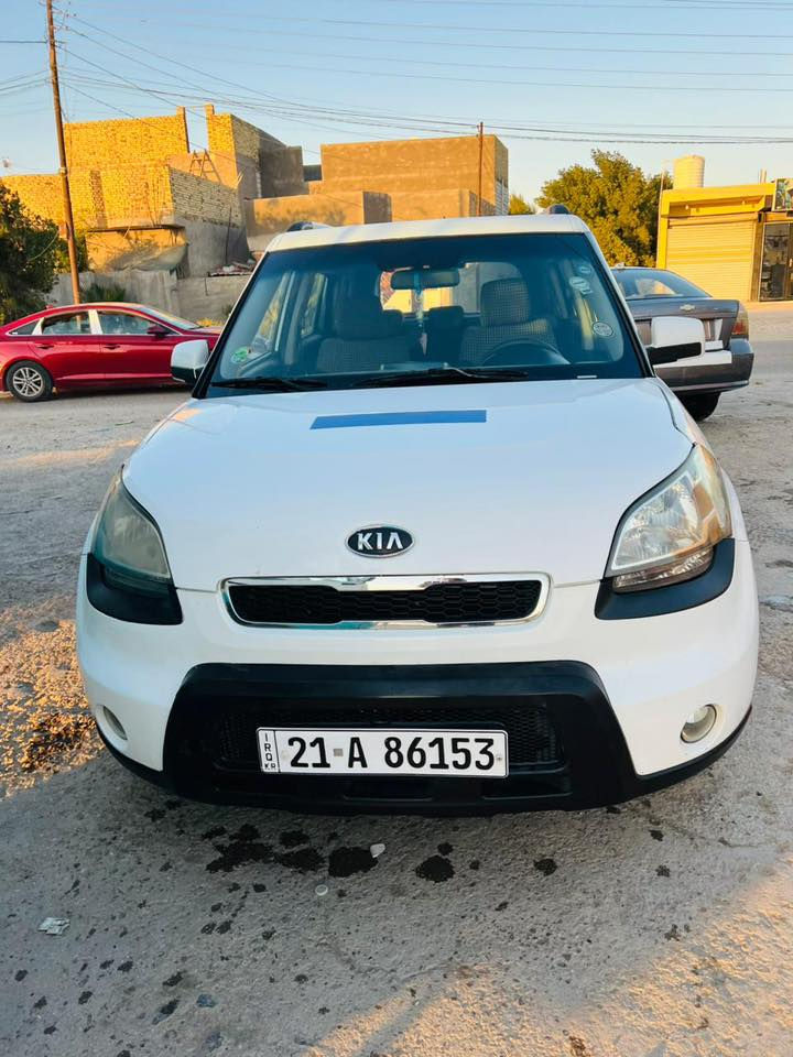 كيا صول موديل ٢٠١١ خليجيه سياره بيه قطعتين صبغ وبارد قليل سياره كامله مكينه ١٦٠٠ حداديه جديده سياره ما متعوبه مكان سياره بل حله سعر ١٠٠ ورقه وبيه مجال ل ستفسار ***********
