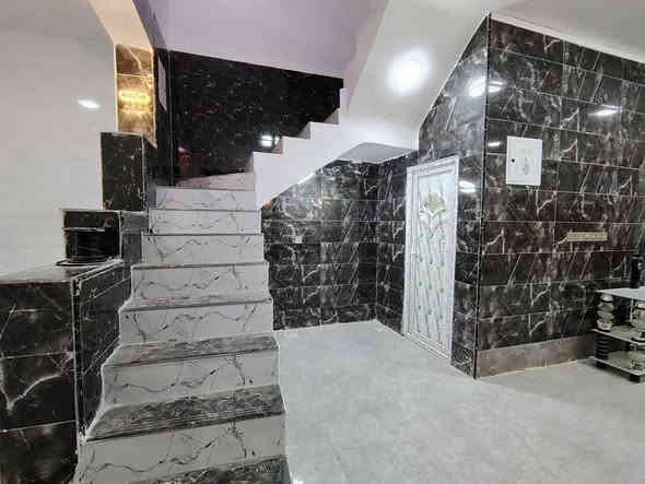 185السلام عليكم                نتصال او وتساب ***********
(((يعلن مكتب الفرات))) 

#بيت مساحه  185مربعه سعر💵 70 💵وبيه مجال 
  م #طابو_زراعي  سند ٢٥
نجف مقابل ملحق قريه لغدير  مباشر مباشر 🤑   

غرفه 2// مطبخ// صاله// استقبال// صحيات خارج وداخل 

كراج

بناء ممتاز// اساس وسقف صب 
طابوق 🧱 جمهوري

كل البيت #

كل الخدمات موجوده 
مدارس 🏫 سوق #تبليط 

مقابل  قرية الغدير #مكتب_الفرات عامود 301بظبط

***********واتساب عنوان نجف
