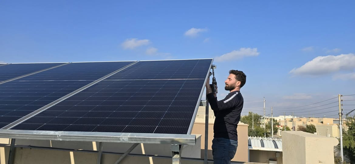 ( لانخسر  الجودة مقابل السعر )
 بأشراف وتنفيذ كادر هندسي مختص في أجهزة الطاقة الشمسية 

⚡ اليوم من تكريت مجمع الجوهرة ⚡
تم وبحمدلله تجهيز ونصب
 منظومة ( 20 امبير نهاري 10 ليلي قابلة للتوسعة )  التفاصيل
🔹 إنفيرتر موتوما 11 كيلو ضمان 2 سنوات
🔹 بطارية ليثيوم سولر ماكس 15 كيلو واط ضمان 5 سنوات 
🔹 الواح جينكو 620w عدد 9 
🔹 بورد حماية متكامل & أسلاك  DC و أسلاك AC 
🔹منصه شراعيه تمنع الضل عن الالواح حتى غروب الشمس من الحديد المغلون الغير قابل للصدأ 
🔹 ربط ومتابعة عبر الإنترنت
مكتب التقنيات الحديثة للطاقة الشمسية

 صلاح الدين سامراء فلكةالشروق مقابل مطعم حبايبنا -
*********** 📞مهندس محمد مانع
*********** 📞محمد صالح
