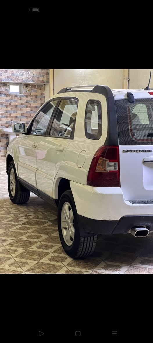 كيا اسبورتج للبيع 2010 بسمي تحويل ثاني يوم هزه جديده  سنويه جديده لسنه 2031 قبل أسبوع مجدده استخدام شخصي من سنة 2013 مكينه 2000 تبريد تدفئه كير محرك  خير من الله باتري جديد تخم تاير جديد قبل أسبوع شادهن ماشيه 170 الف حقيقي السياره فول الفول فتحة سقف خليجيه داخل بيجي كلش نضيف بيه صبغ قطعه وحده بنيد فقط بدون دواخل والباقي مكفول والسونار مرفق العنوان الإسكندرية تلفون ***********  اسف على الاطاله السعر المطلوب 125 وبيه مجال
