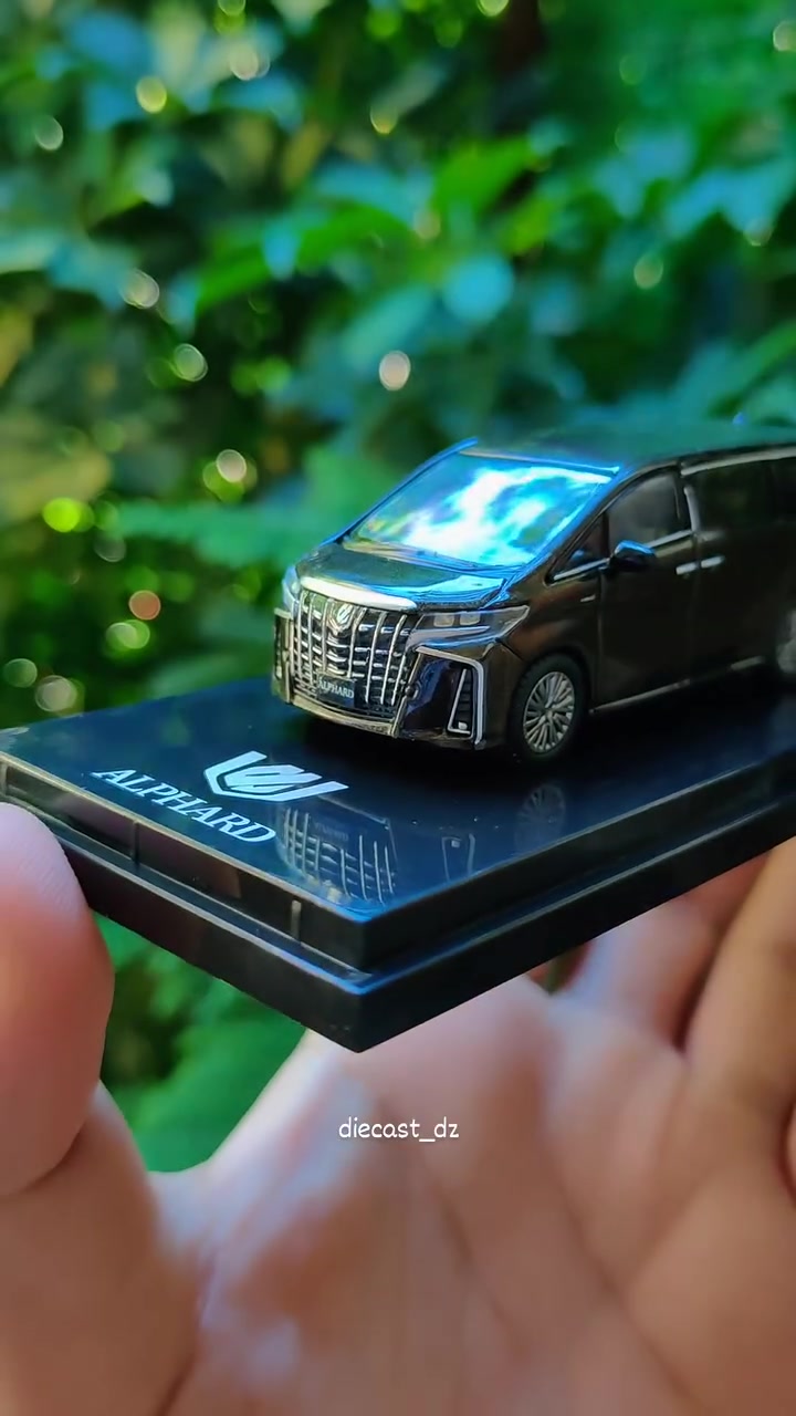 The King of MPVs 👑✨

Toyota Alphard
Brand: @hj_minicarproject
Scale: 1/64

#Diecast #ToyotaAlphard #DiecastCollector #MiniatureArt #luxurylifestyle


**إذا كنت صاحب هذا الإعلان وتريد حذفه لأي سبب، رجاءا أرسل رسالة إلى الدعم الفني**