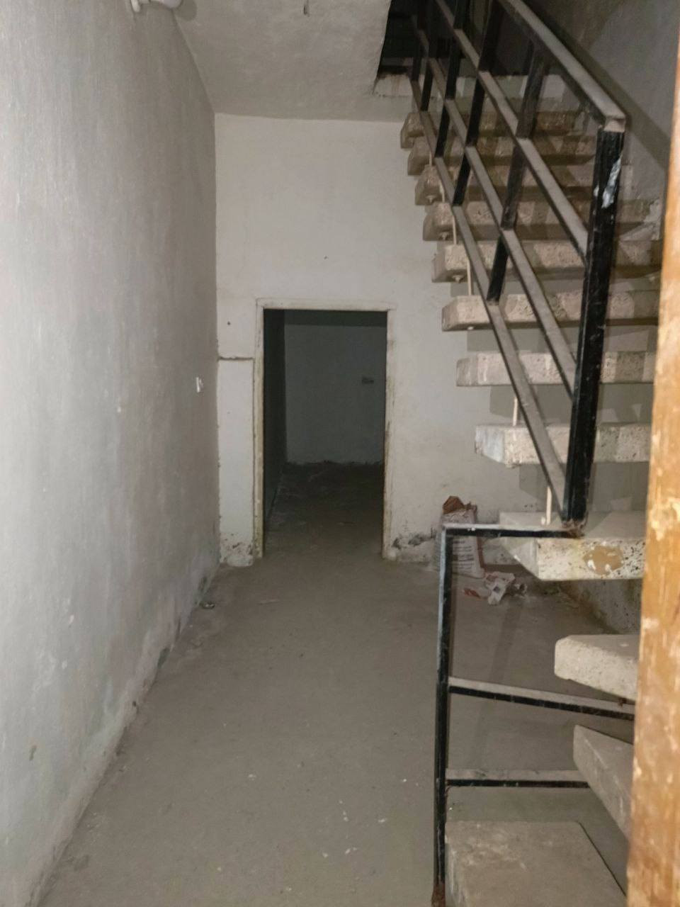 السلام عليكم بيت للبيع او للايجار مساحه 65متر العنوان الشعب ديوان شارع قرب شارع المدارس مقابيل مدرسه المجد للبنات رقم الهاتف ***********رقم واتساب ***********
