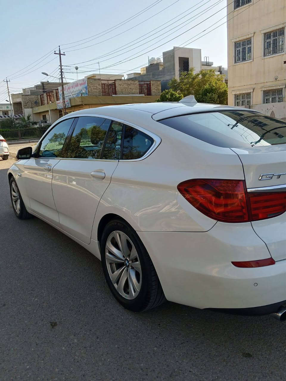 سلام عليكم
بي ام 2012
فول مواصفات واحد عل واحد 
رقم بغداد الدولي 
بيه قطعتين صبغ 
سياره جديده بمعنى الكلمة 
سعر 185 وبيه مجال 
***********
 المكان بغداد العامرية
