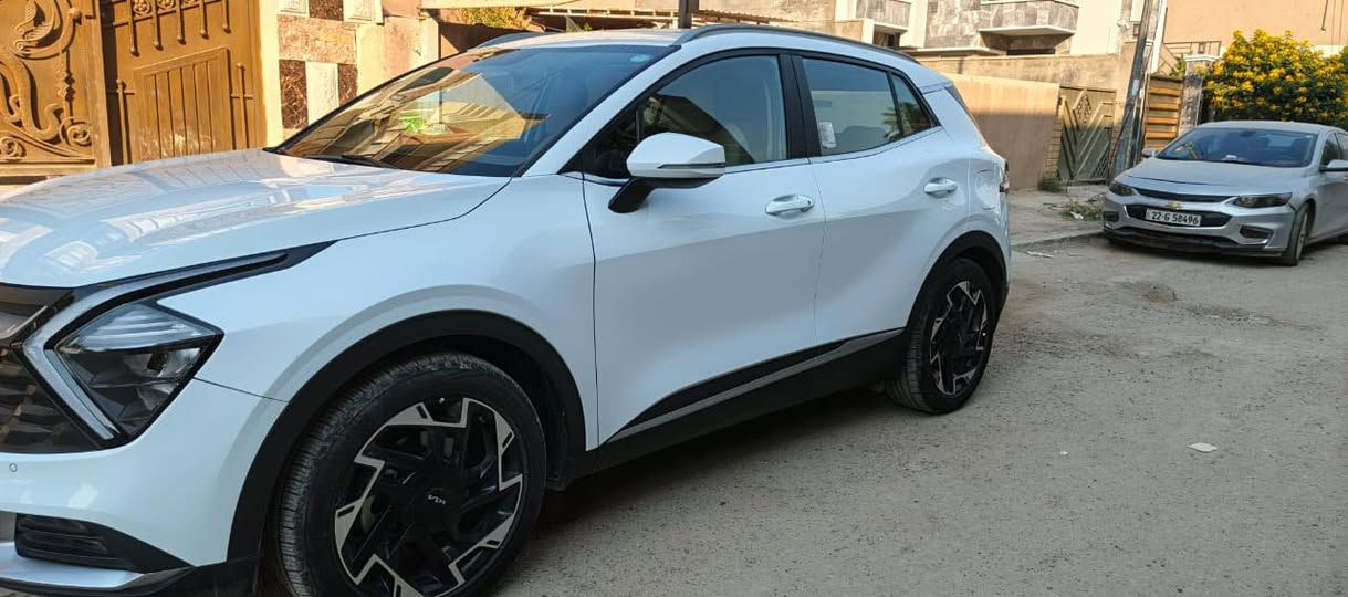 السلام عليكم
للبيع :كيا سبورتج  خليجي 
الموديل : 2023
ماشيه : 65 الف كم 
رقم اربيل بأسمي تحويل مباشر
السياره :مكفوله عدى بارد بالباب الخلفي عكس السايق 

بصمه 
مري كهرباء 
انضمه قياده 4 (نورمل +سبورت +ايكو +سمارت)
تشغيل عن بعد 
حساسات امامي خلفي 
 شاشه +عداد دجتل 
كامره دواره 
بصمت ابواب 
ترحيب عند لاقتراب 
مثبت سرعه 
سايد بريك كهرباء 
ويل 19
تبريد قطعتين 
داخل بيجي 
محرك 2000 دوش 
شاحن واير لس 
الصابيح الماميه LED
المصابيح الخلفيه LED
شفتات ستيرن رياضي 
مانع انزلاق 
شاشه ابل كار بليل +جي بي اس 
انذار عند الاقتراب
اشاير بل مري و رادار جانبي
السياره كلش نضيفه وحلوه 
السعر 222 وبيه مجال 
مكاني بغداد/ القادسيه 
للستفسار ***********
