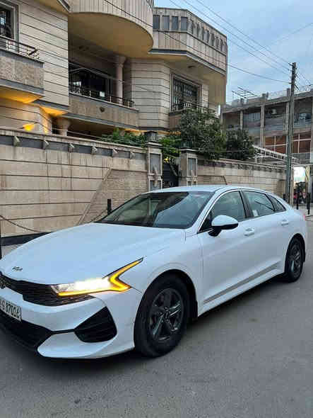 السلام عليكم للبيع فقط
كيا k5 2021 لون ابيض رقم اربيل بأسم شركة تريد تحويل وكالة مضمون حادث باب خلفي وبنيد قطعتين فقط وسونار وصور الحادث بالمنشور  محرك 1600 تيربو 
المكان :بغداد
السعر150 
رقم الهاتف:***********
