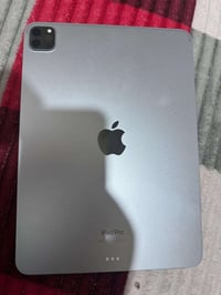 ايباد برو M2 • ١٢٨ • بطاريه ٨٢٪