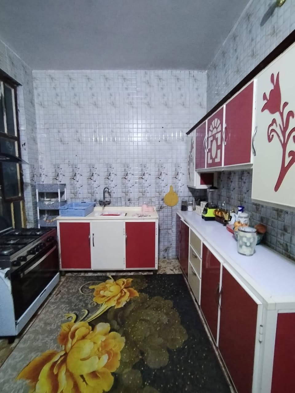 السلام عليكم مشتمل للبيع حي كريم طابو صرف مساحه ١٥٠ متر بناء حديث كامل عل آخر حبايه كافة الخدمات موجوده السعر اللاستفسار اتصال *********** *********** مراجعه مكتب النوارس شارع مستشفى
