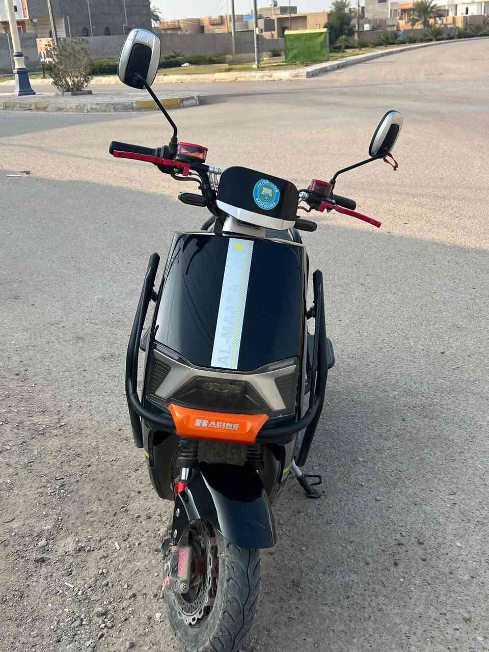 السلام عليكم  ماطور شحن الماسه مدرع بل كامل ماطور جديد معنه.الكلمه سويجات 2 بصمات 2 كرتات 2 مع الخوذه ماطور تجي وشوف نضافته بعينك مكان الرمادي
السعر 650 وبي مجال اتصال ***********
