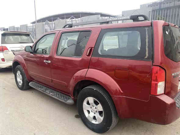 السلام عليكم
نيسان باتفندر موديل 2007 بيها مكانات صبغ اثر جراد رقم بغداد انكليزي هزه جديد وسنويه 2026 عنوان بغداد البلديات 

سعر 75 بي مجال تليفون  ***********
